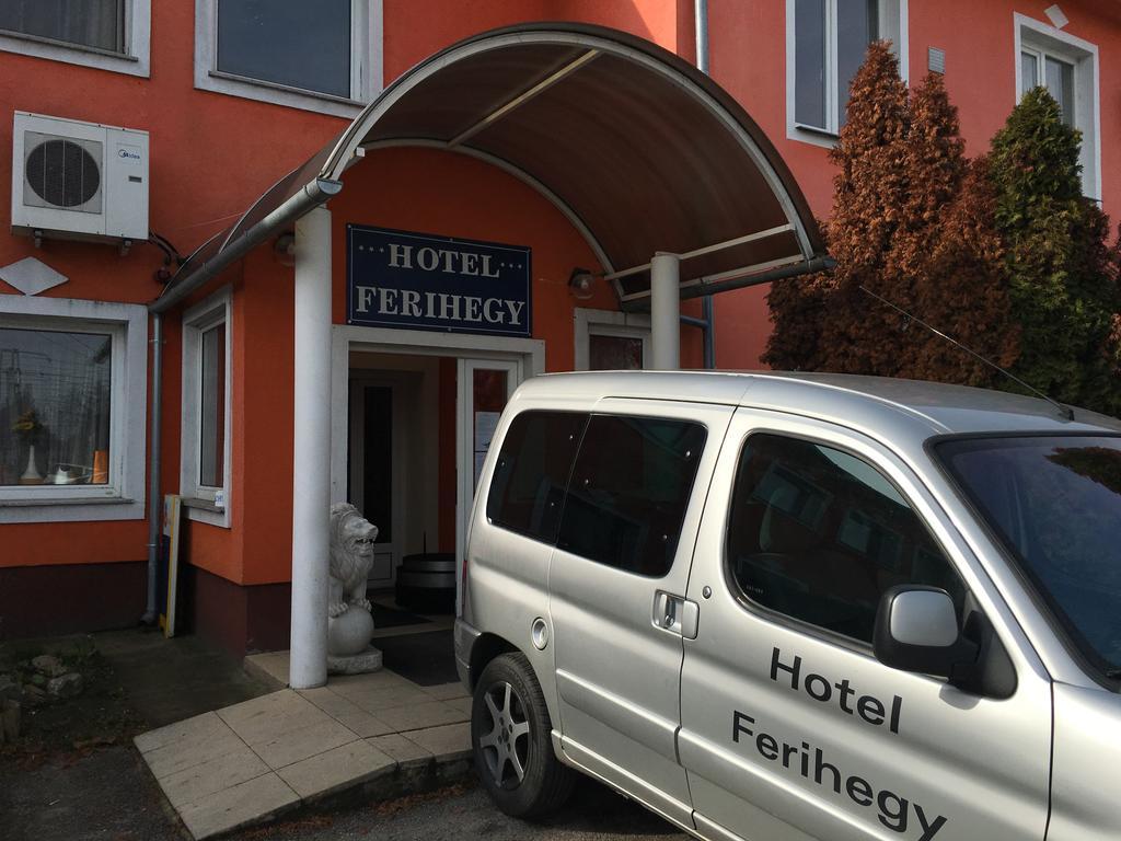 Hotel Ferihegy Vecsés Exteriér fotografie